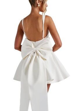 Elegant White Bow-Back Mini Dress